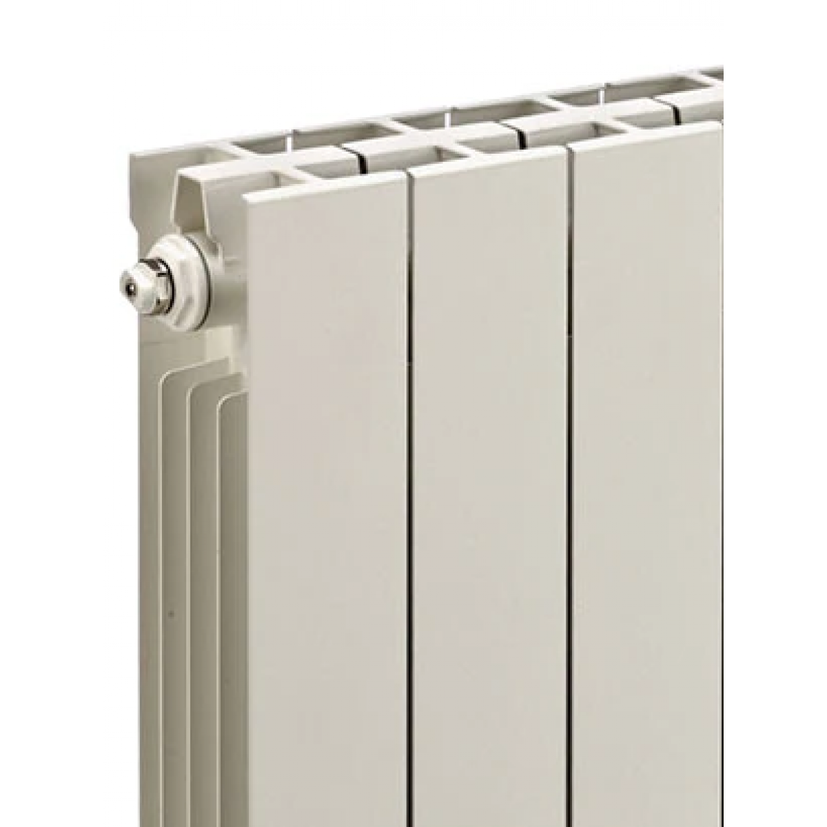 The Alprimo: Our Own Brand Flat-top Aluminium Radiator, 590H x 340mm (4 Sections) 